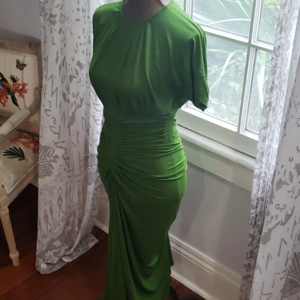Gorgeous Silk Green Dress - Picture 3 of 6